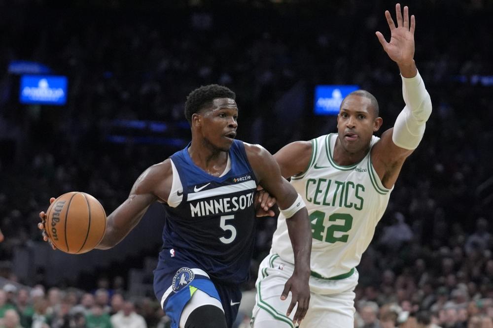 周鹏的站位 周鹏的站位